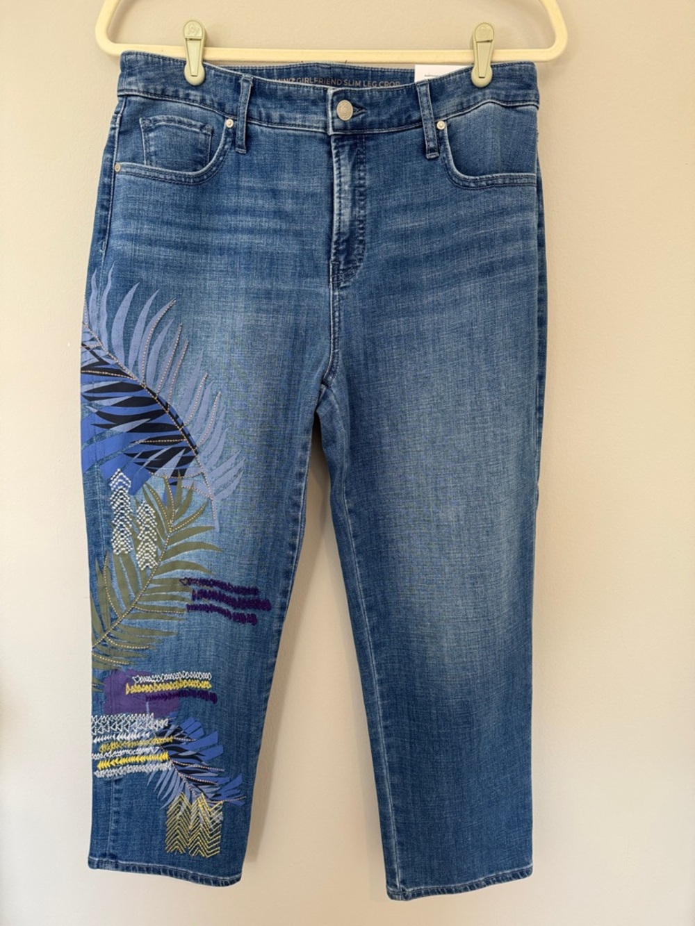 Chico's Embroidered Corfu Cropped Jeans with Tropical Motif Sz 1.5 10 NWT